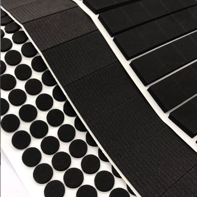 Servizio di lavorazione dello stampaggio autoadesivo personalizzato con supporto EVA feltro di gomma piedi paraurti