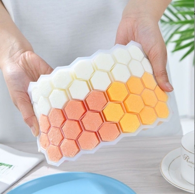 Fabbricanti di gelati sostenibili piatto a caldo pieghevole 37-cavità Honeycomb silicone Ice Tray con coperchio