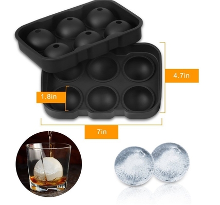 Facciamo senza sforzo delle sfere rotonde di whisky con un vassoio di silicone riutilizzabile