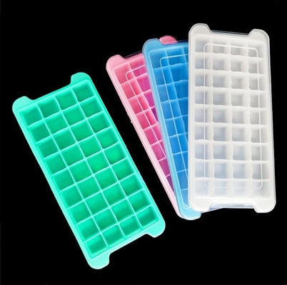Grado alimentare 24 36 Cubo di ghiaccio in silicone quadrato con plastica tipo PP e copertura PP
