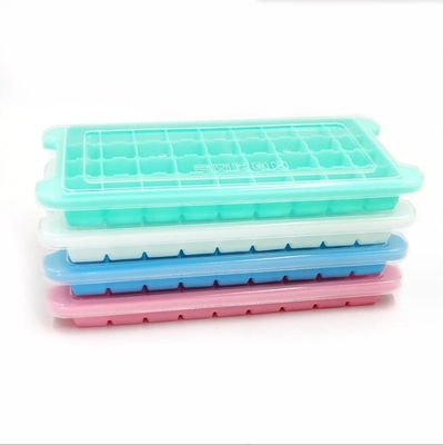 Grado alimentare 24 36 Cubo di ghiaccio in silicone quadrato con plastica tipo PP e copertura PP