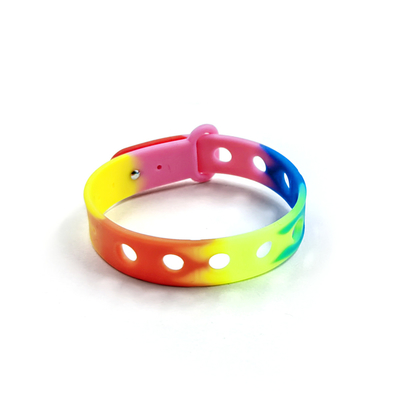Braccialetto in silicone multi-colore personalizzato per bambini con buchi per incantesimi da stampaggio
