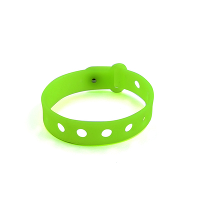 Braccialetto in silicone multi-colore personalizzato per bambini con buchi per incantesimi da stampaggio
