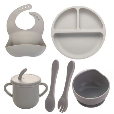 Set di alimentazione per bambini in silicone resistente cucchiai senza BPA Bibs Plate stile di design personalizzato