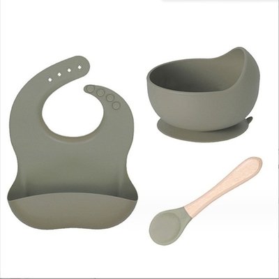 Prendi il tuo set di alimentazione in silicone, una scodella e un cucchiaio per il pasto del tuo bambino