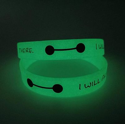 Servizio di lavorazione di taglio braccialetti di silicone luminosi con disegno e logo personalizzati
