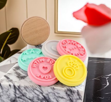 Timbri in silicone personalizzati sostenibili Timbri per biscotti di qualità alimentare con maniglia in legno
